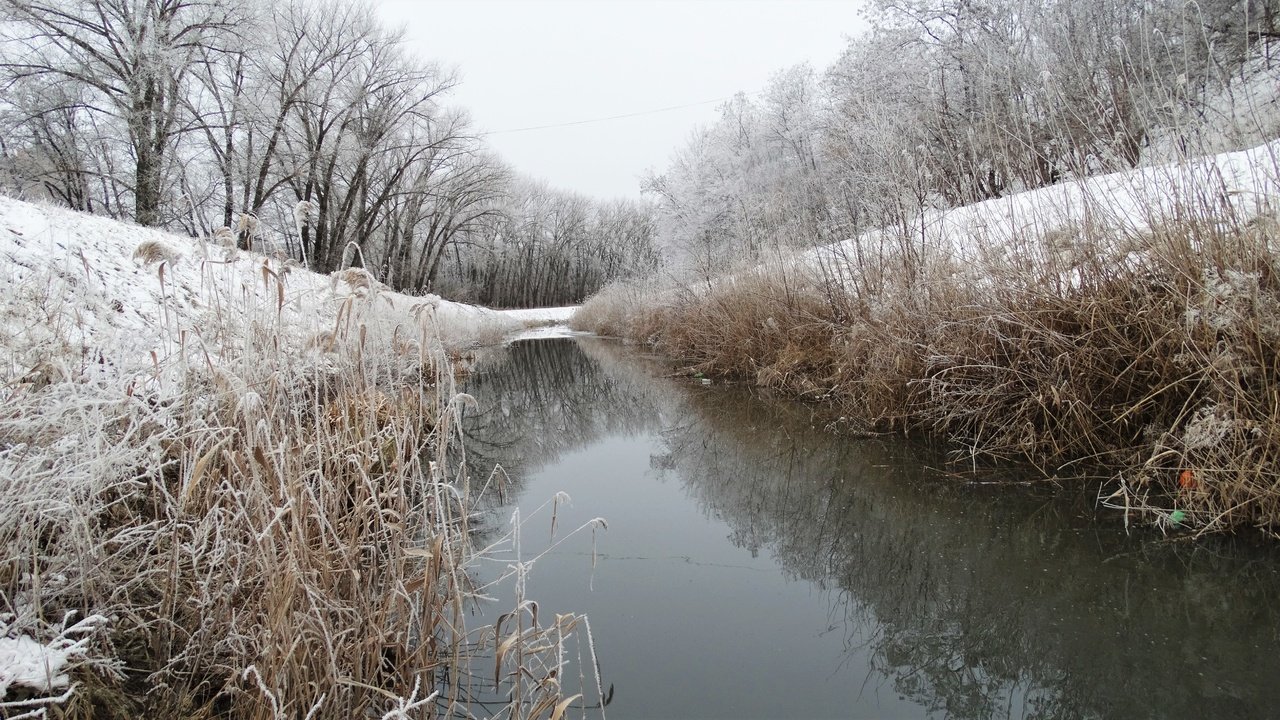 Обои снег, зима, иней, речка, snow, winter, frost, river разрешение 5184x2920 Загрузить