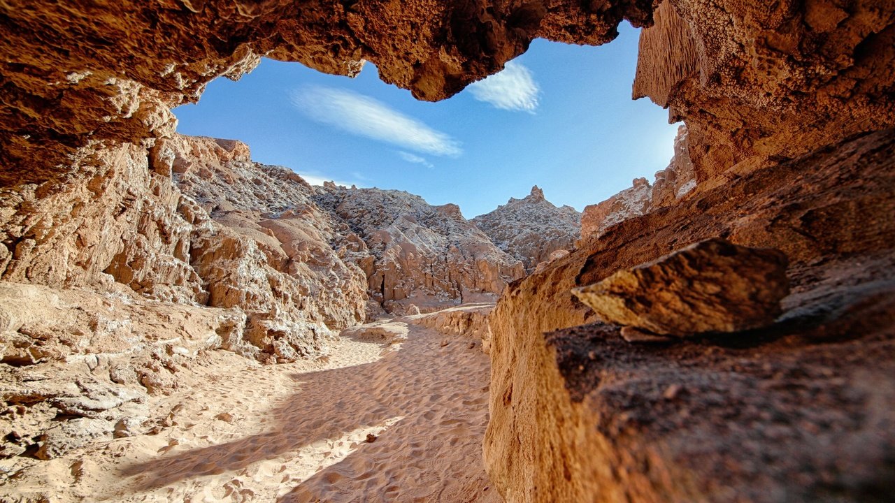 Обои камни, пустыня, пещера, stones, desert, cave разрешение 3840x2160 Загрузить