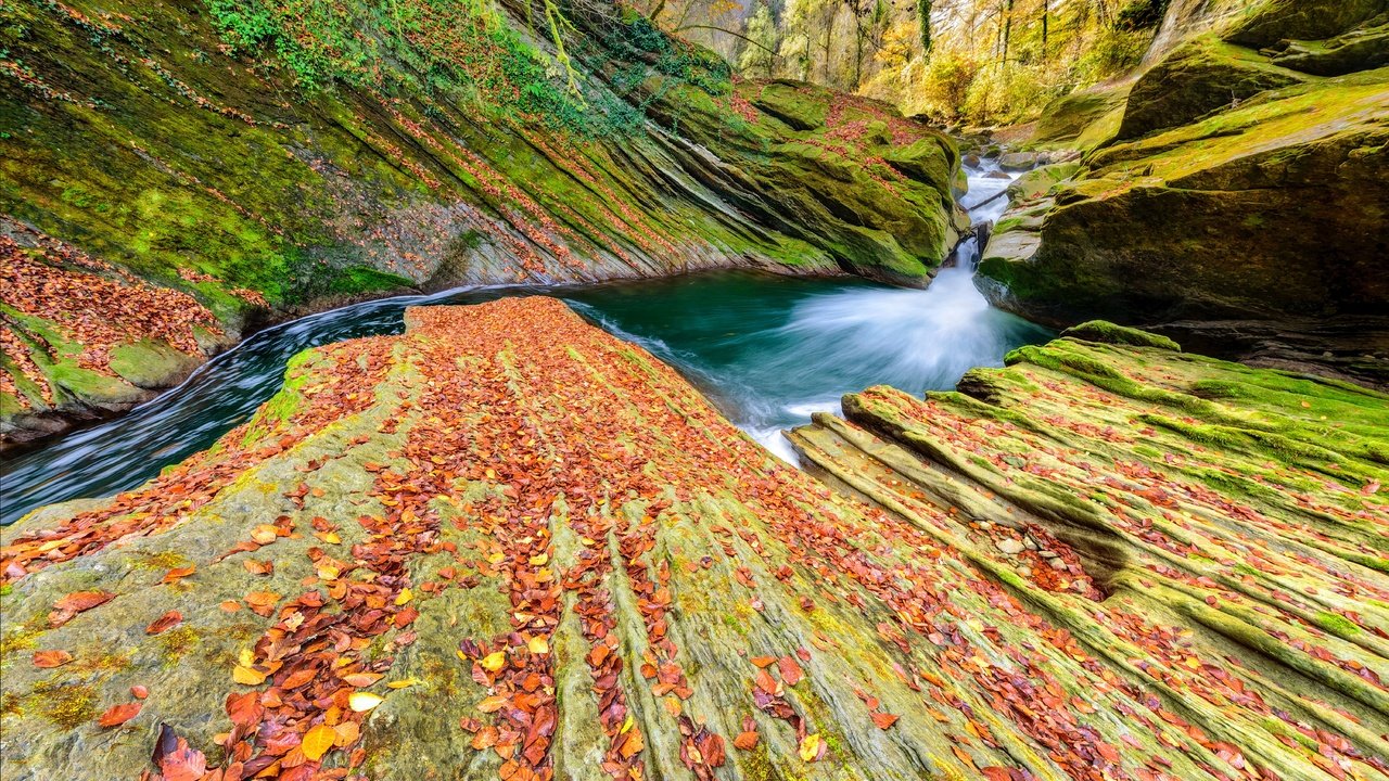 Обои река, скалы, осень, франция, савойя, river, rocks, autumn, france, savoie разрешение 5995x3373 Загрузить