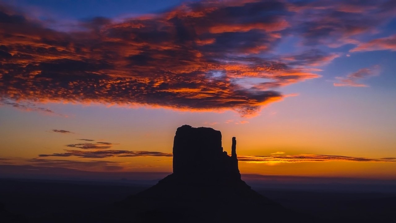 Обои скала, гора, сша, аризона, силуэт, долина монументов, rock, mountain, usa, az, silhouette, monument valley разрешение 2048x1152 Загрузить