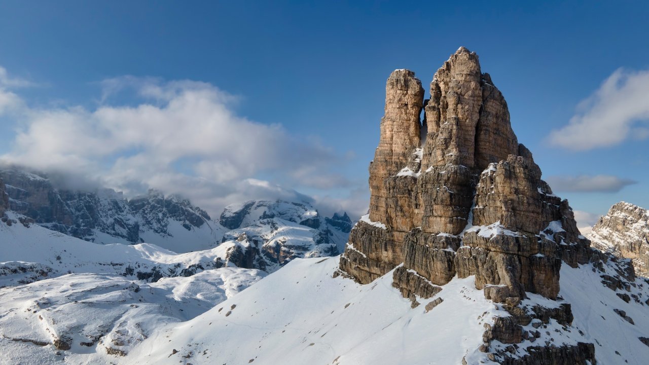 Обои снег, зима, гора, высота, италия, альпы, snow, winter, mountain, height, italy, alps разрешение 5120x3840 Загрузить