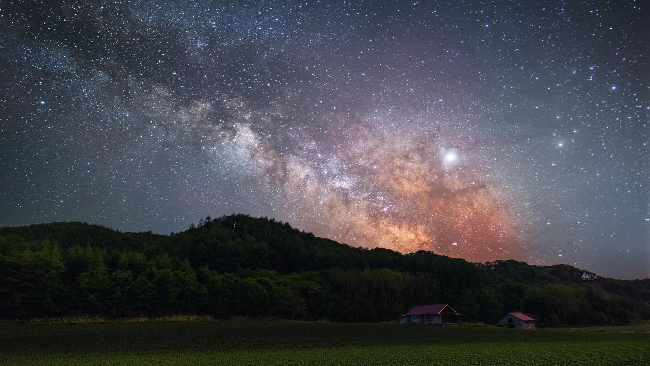 Обои ночь, пейзаж, поле, япония, звездное небо, млечный путь, night, landscape, field, japan, starry sky, the milky way разрешение 3840x2400 Загрузить