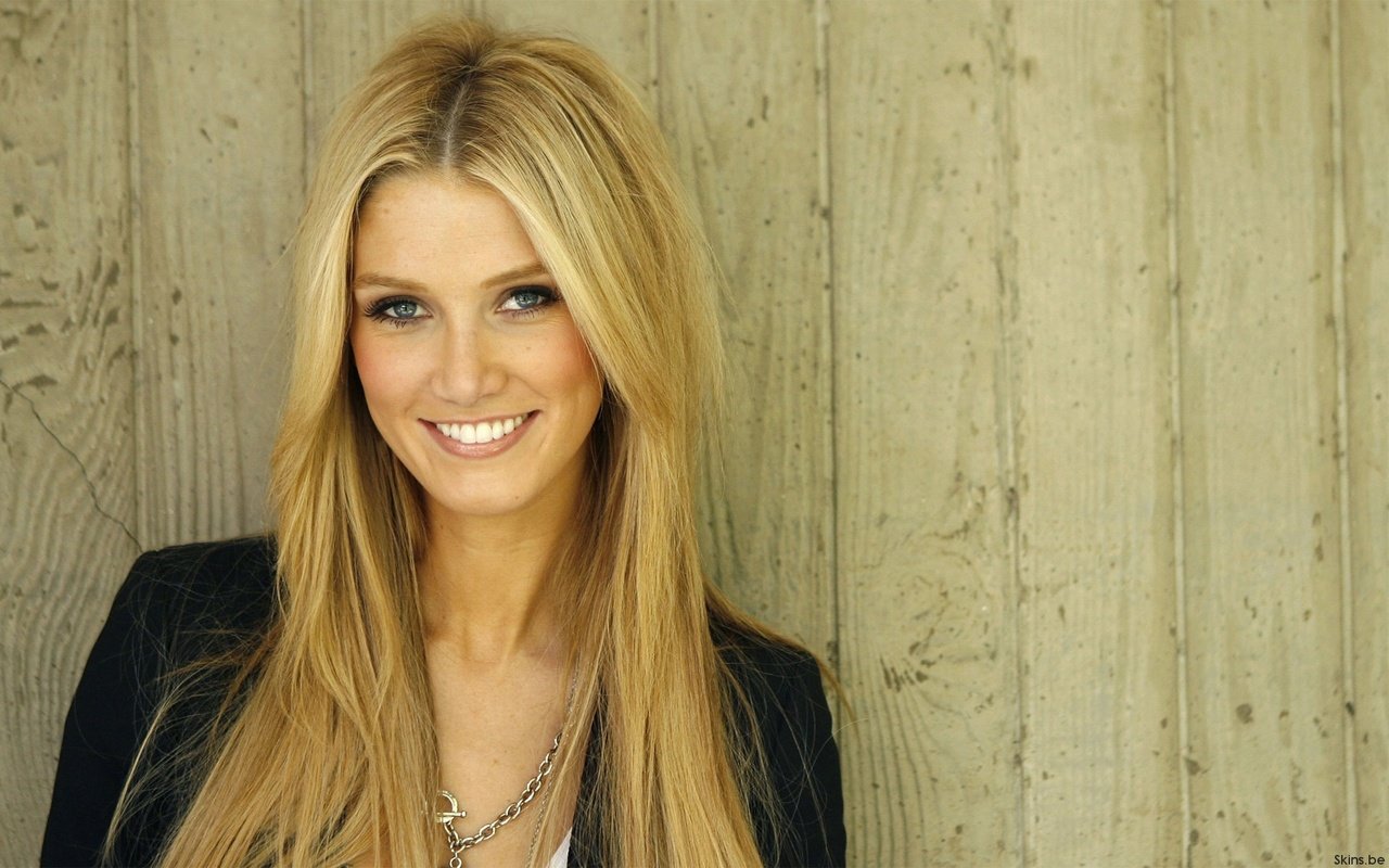 Обои улыбка, забор, певица, дельта гудрем, smile, the fence, singer, delta goodrem разрешение 1920x1200 Загрузить