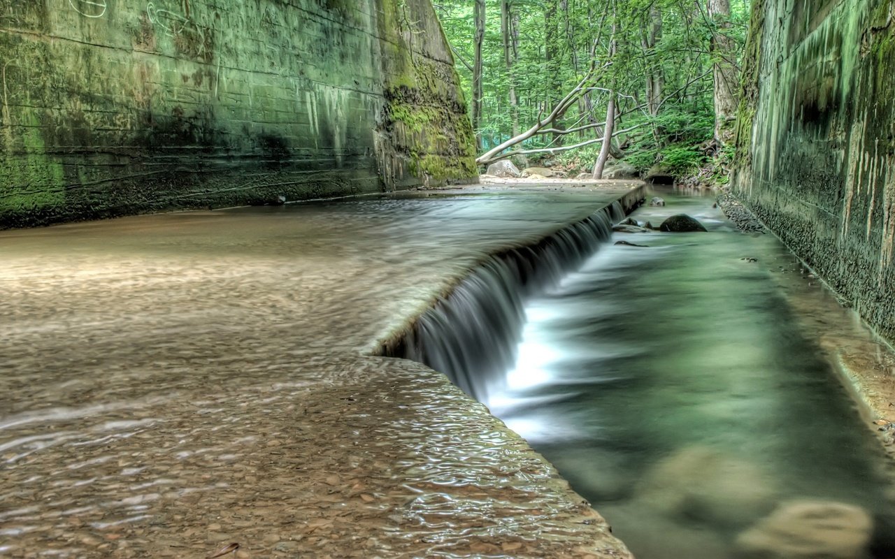 Обои вода, зелёный, стены, water, green, wall разрешение 2560x1600 Загрузить