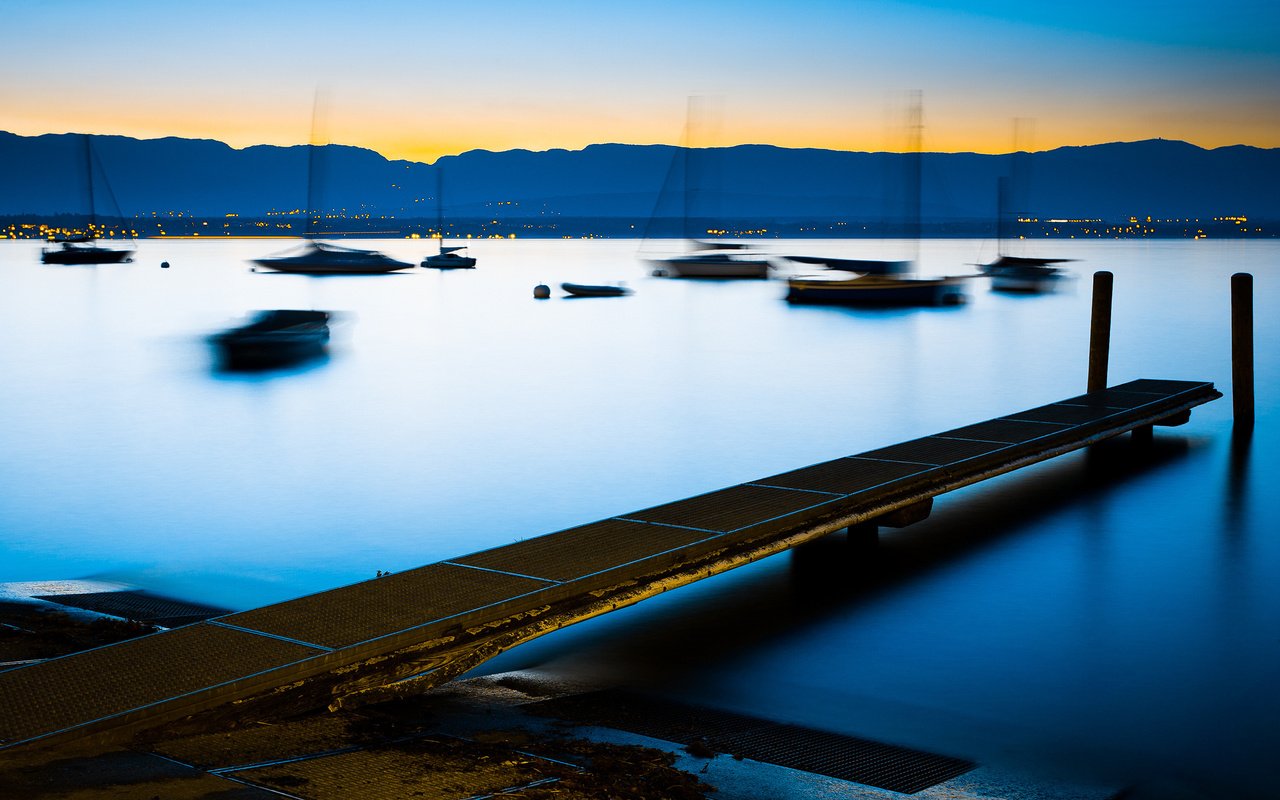 Обои ночь, швейцария, лодки, night, switzerland, boats разрешение 2560x1600 Загрузить