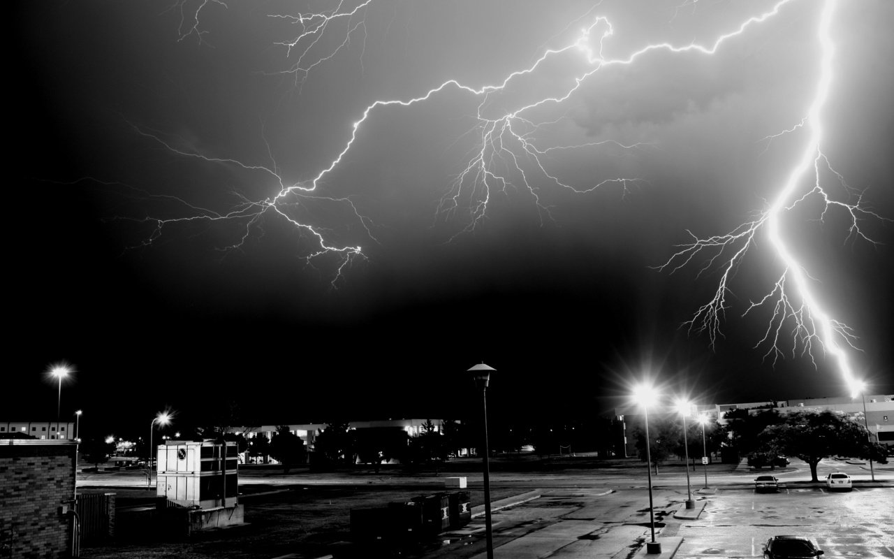 Обои ночь, молния, город, night, lightning, the city разрешение 3888x2592 Загрузить