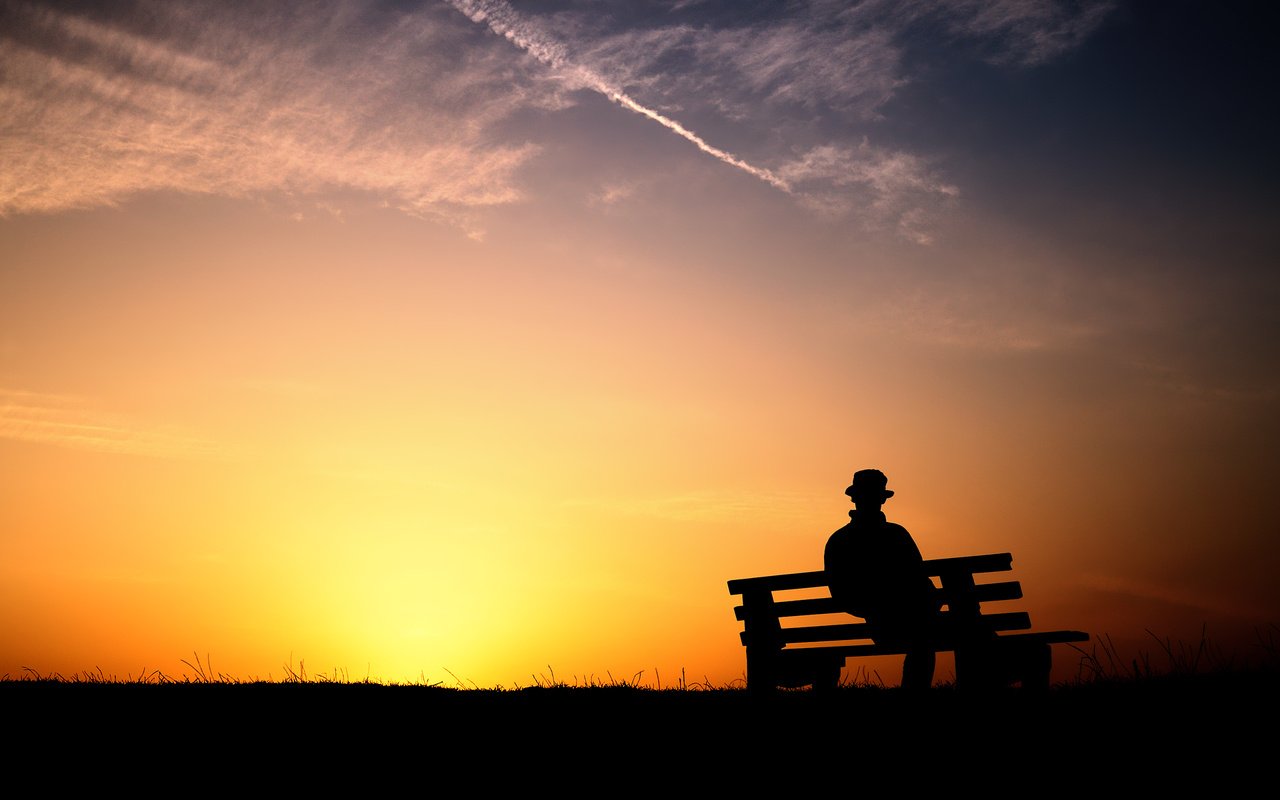 Обои вечер, закат, человек, одиночество, скамейка, the evening, sunset, people, loneliness, bench разрешение 1920x1200 Загрузить