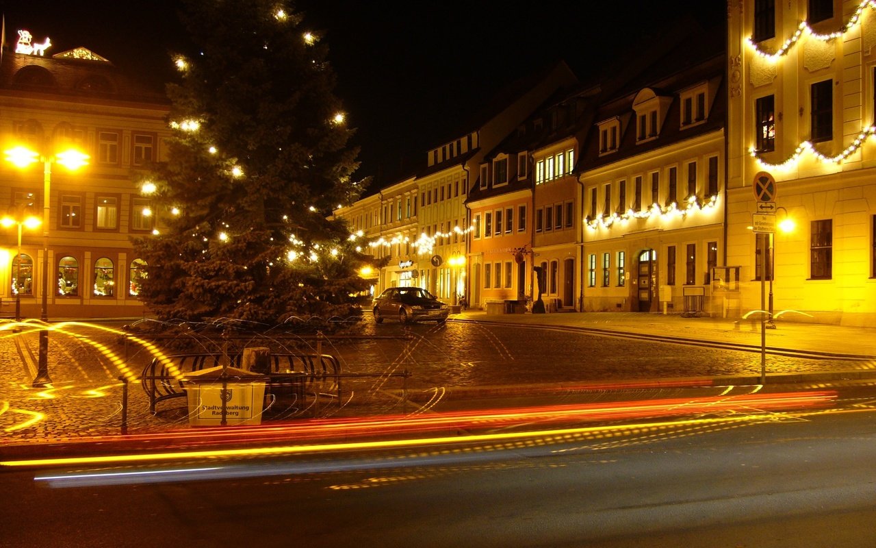 Обои дорога, ночь, огни, германия, радеберг, road, night, lights, germany, radeberg разрешение 2816x1880 Загрузить