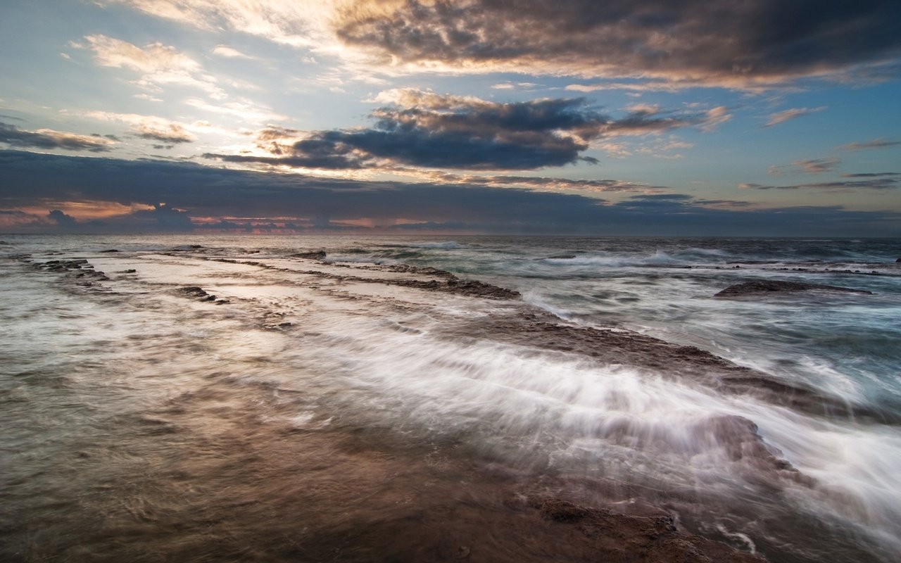 Обои облака, берег, море, clouds, shore, sea разрешение 1920x1200 Загрузить