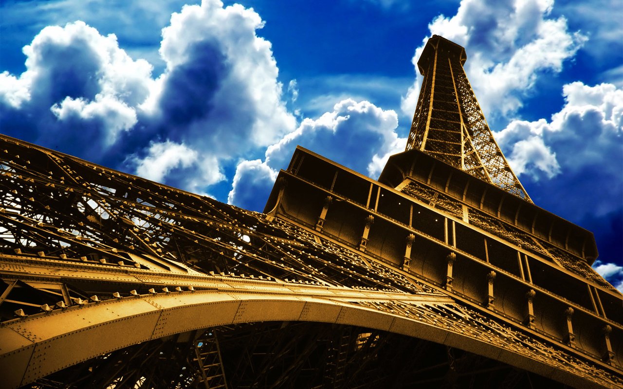 Обои небо, облака, париж, эйфелева башня, перспектива, the sky, clouds, paris, eiffel tower, perspective разрешение 1920x1200 Загрузить