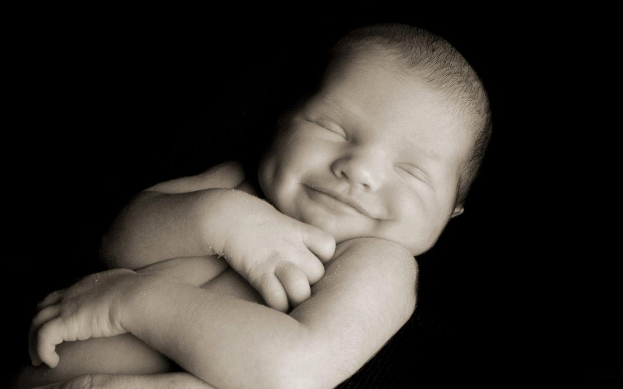 Обои улыбка, чёрно-белое, ребенок, младенец, милый, smile, black and white, child, baby, cute разрешение 1920x1200 Загрузить