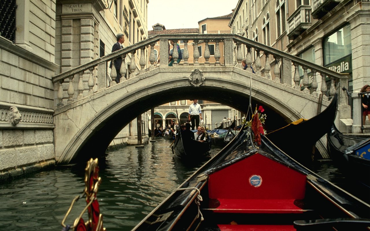 Обои мост, венеция, италия, гандолы, bridge, venice, italy, gandoli разрешение 2560x1600 Загрузить