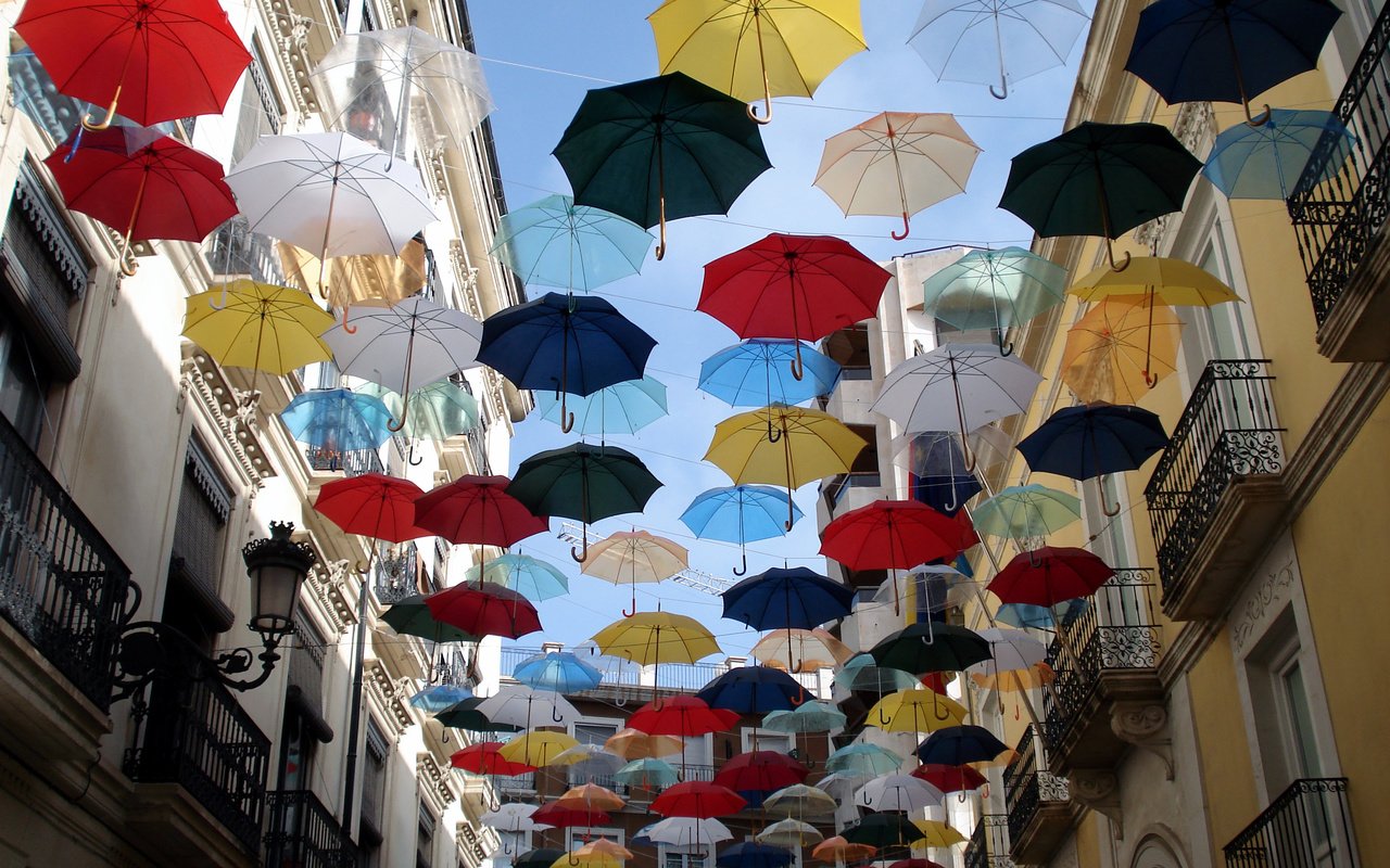 Обои улица, зонтики, street, umbrellas разрешение 2816x2112 Загрузить