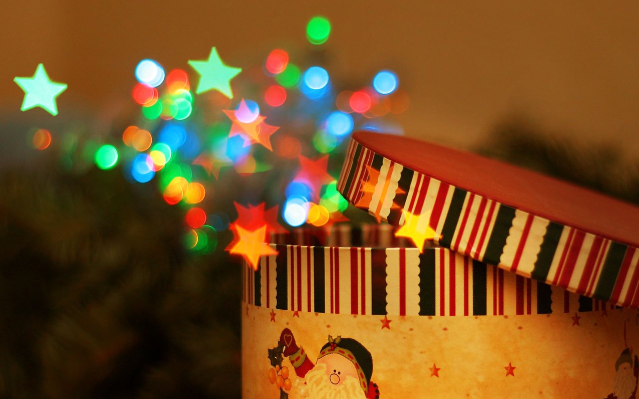 Обои огни, новый год, зима, подарок, lights, new year, winter, gift разрешение 2894x2067 Загрузить