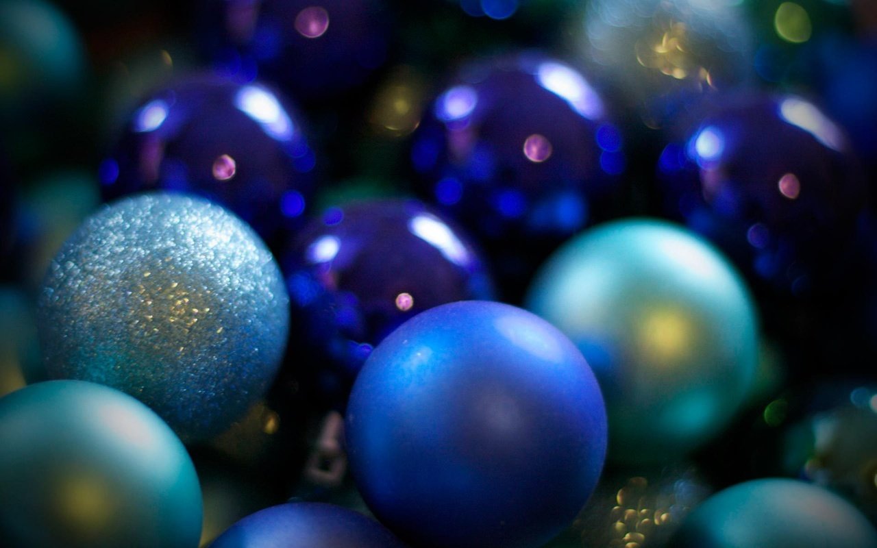 Обои новый год, зима, синий, голубой, блеск, елочные шары, new year, winter, blue, shine, christmas balls разрешение 1920x1200 Загрузить