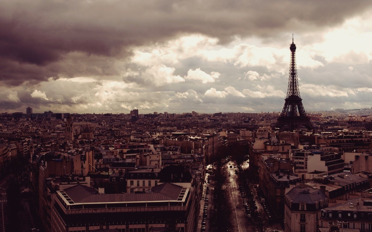 Обои тучи, город, париж, эйфелева башня, clouds, the city, paris, eiffel tower разрешение 2560x1600 Загрузить