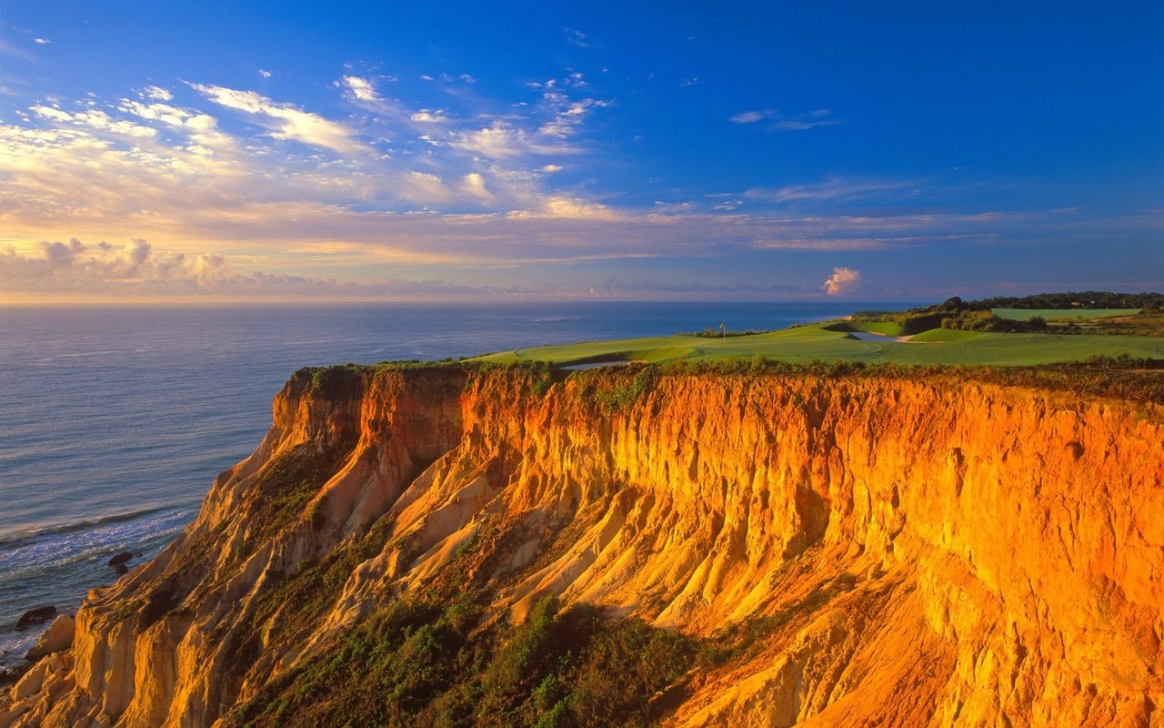 Обои небо, облака, скалы, берег, море, побережье, обрыв, the sky, clouds, rocks, shore, sea, coast, open разрешение 2560x1600 Загрузить