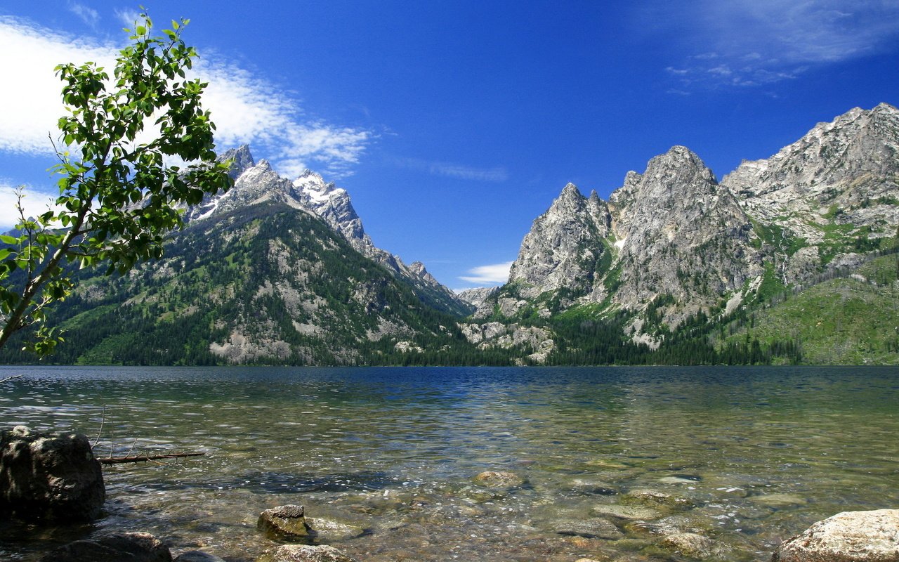 Обои небо, облака, озеро, скалы, камни, сша, вайоминг, гранд-титон, the sky, clouds, lake, rocks, stones, usa, wyoming, grand teton разрешение 2148x1400 Загрузить