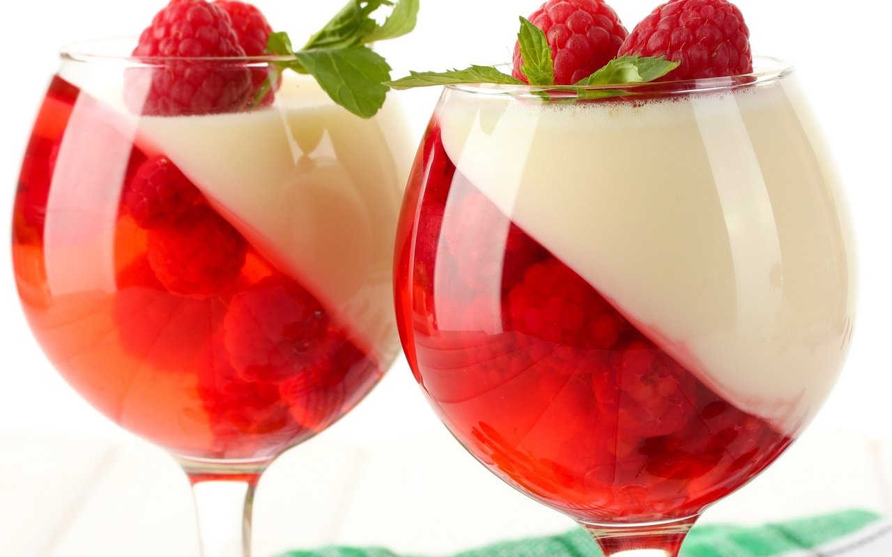 Обои малина, бокалы, сладкое, десерт, raspberry, glasses, sweet, dessert разрешение 2628x1985 Загрузить