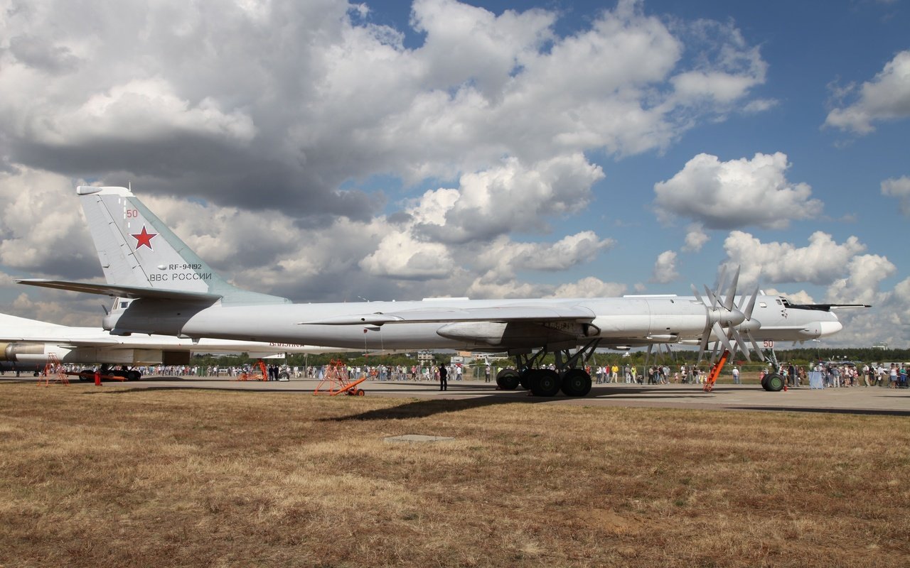 Обои авиашоу, ту-95мс, airshow, tu-95ms разрешение 2560x1600 Загрузить