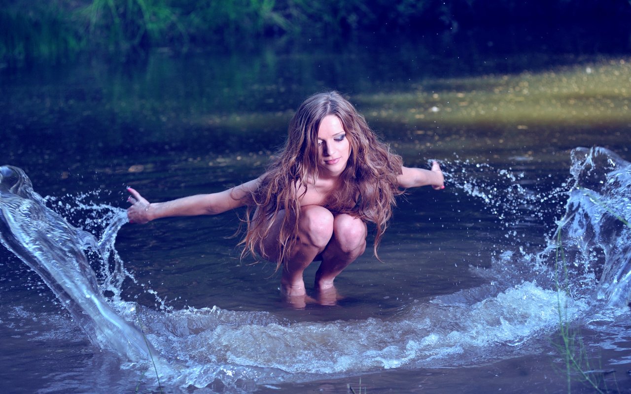 Обои вода, река, девушка, брызги, волосы, всплеск, water, river, girl, squirt, hair, splash разрешение 1920x1200 Загрузить