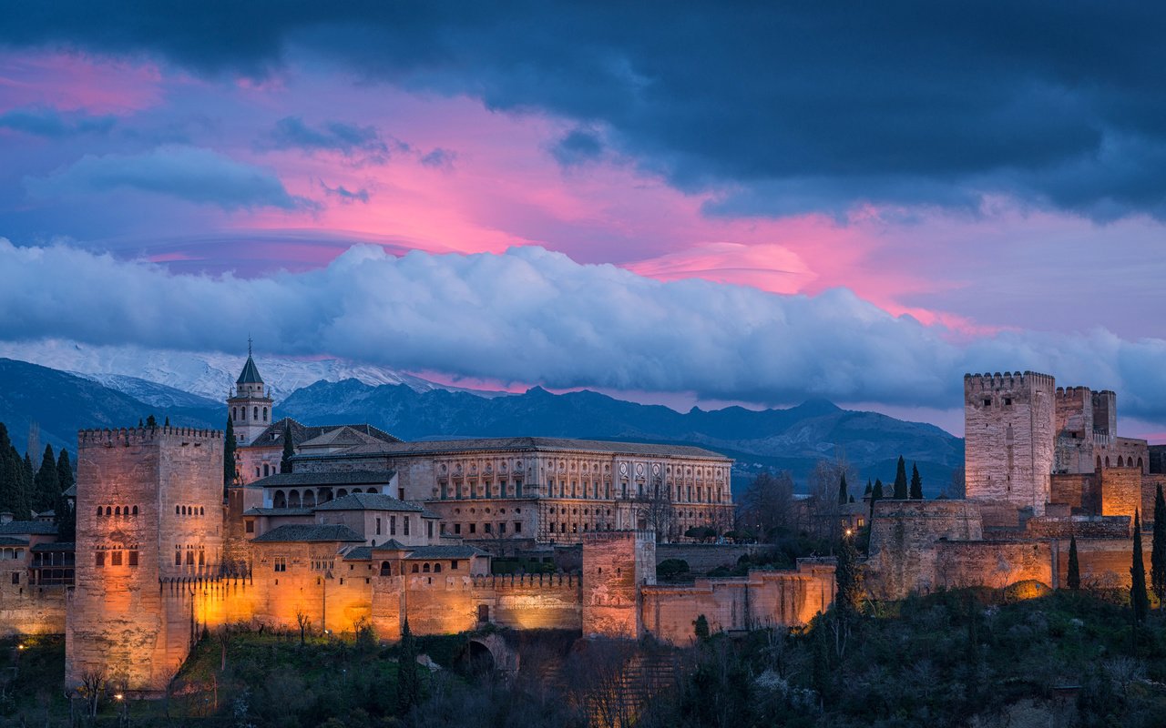 Обои город, здания, испании, гранада, альгамбра, the city, building, spain, granada, alhambra разрешение 2048x1367 Загрузить