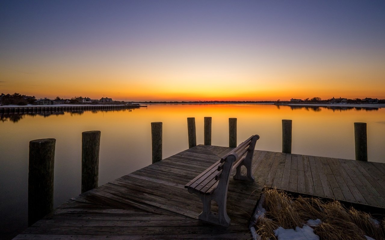 Обои озеро, закат, горизонт, мост, скамья, lake, sunset, horizon, bridge, bench разрешение 2583x1622 Загрузить