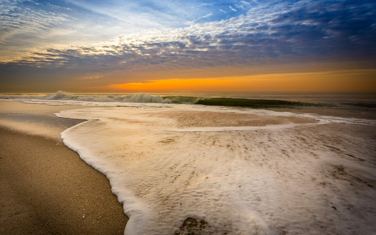 Обои небо, берег, закат, море, песок, пляж, волна, the sky, shore, sunset, sea, sand, beach, wave разрешение 2571x1714 Загрузить