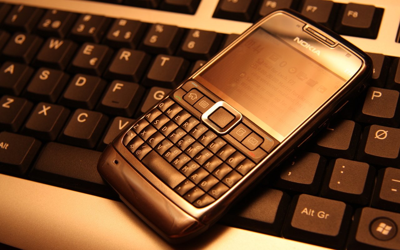 Обои клавиатура, телефон, нокия, nokia e71, кверти, keyboard, phone, nokia, qwerty разрешение 2560x1600 Загрузить