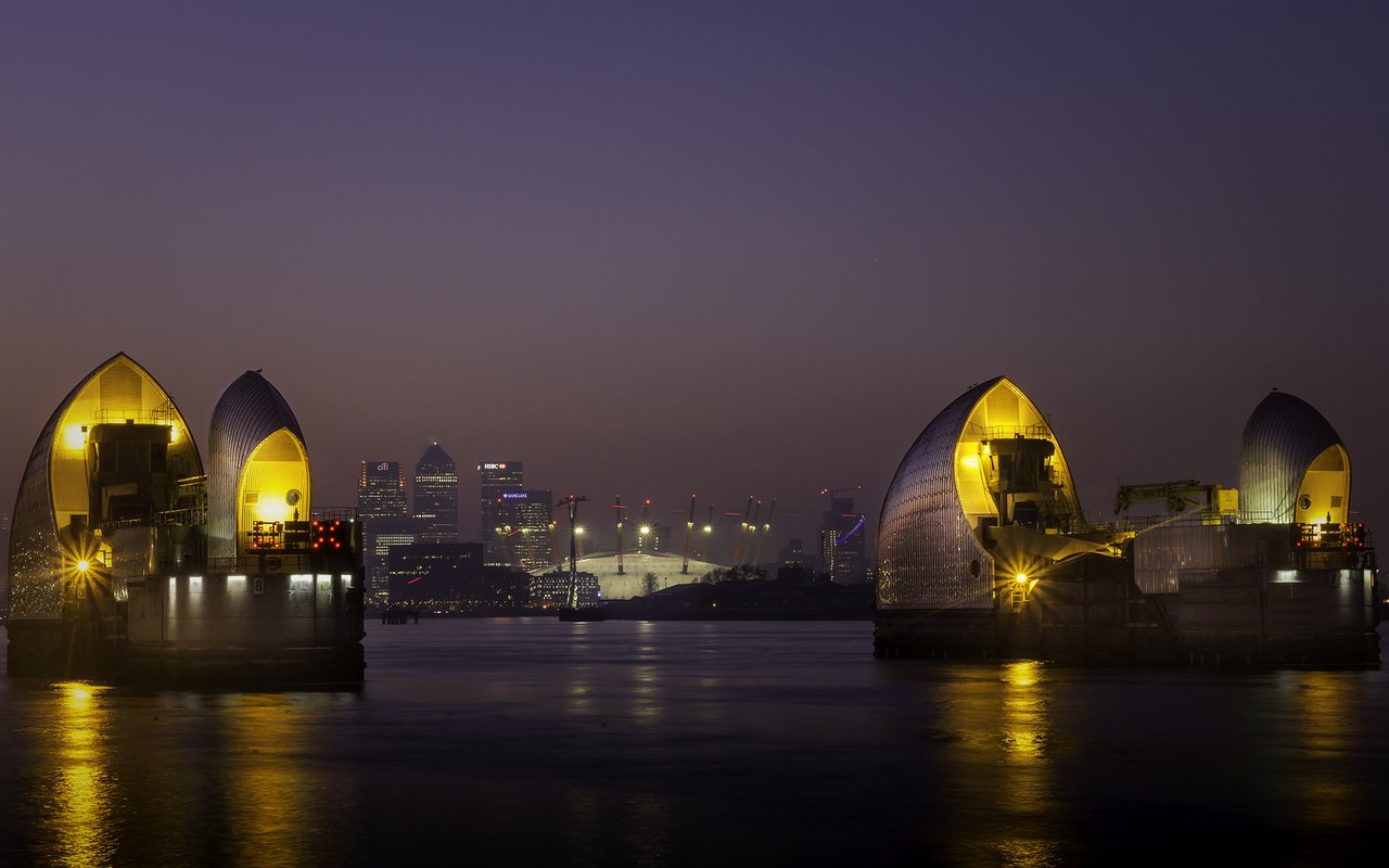 Обои ночь, огни, река, лондон, темза, дома, англия, night, lights, river, london, thames, home, england разрешение 2048x1310 Загрузить