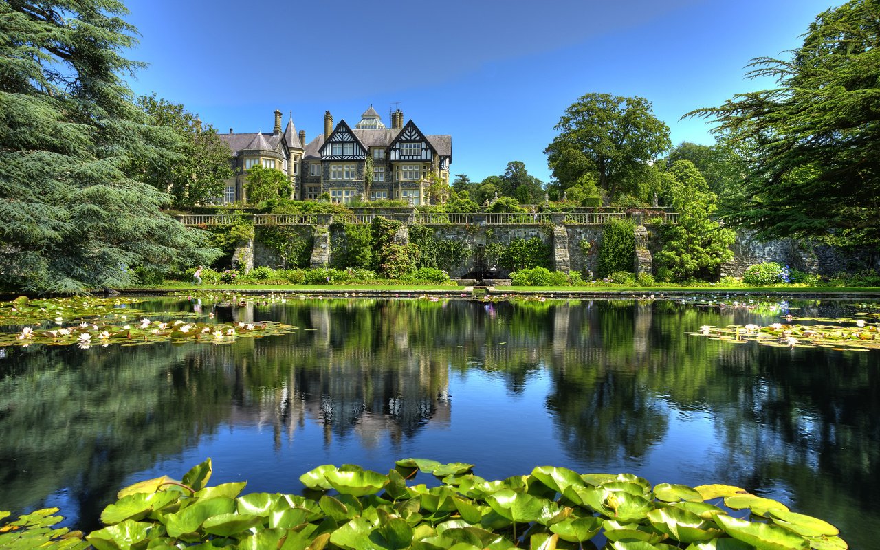 Обои деревья, пейзаж, парк, дом, пруд, great britain, bodnant gardens, trees, landscape, park, house, pond разрешение 3600x2400 Загрузить