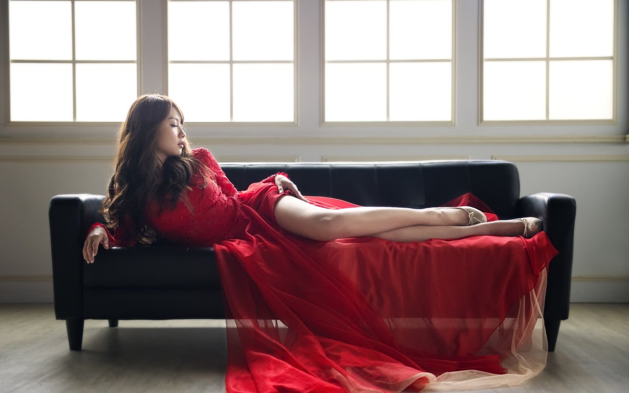 Обои девушка, лежит, азиатка, красное платье, girl, lies, asian, red dress разрешение 2880x1917 Загрузить
