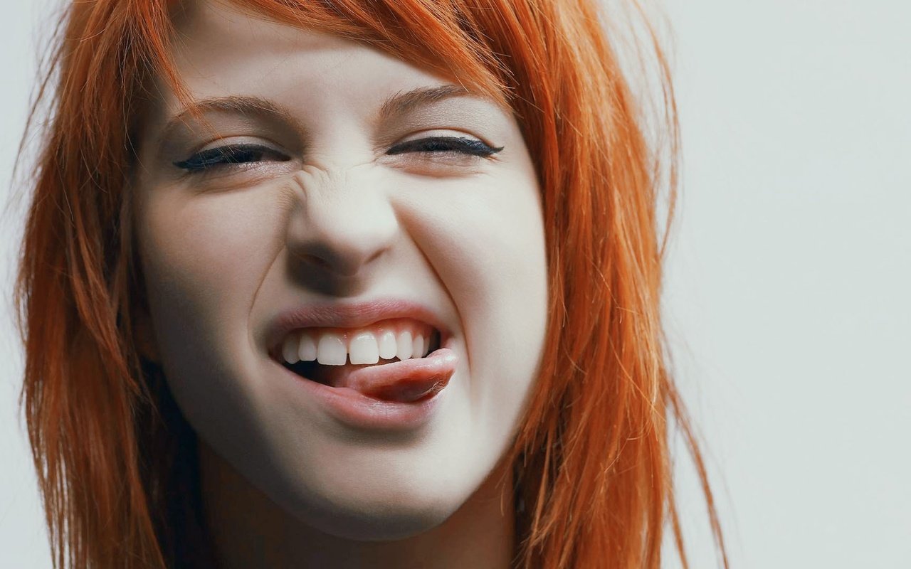 Обои рыжая, певица, язык, рожица, хейли уильямс, red, singer, language, smiley, hayley williams разрешение 1920x1080 Загрузить