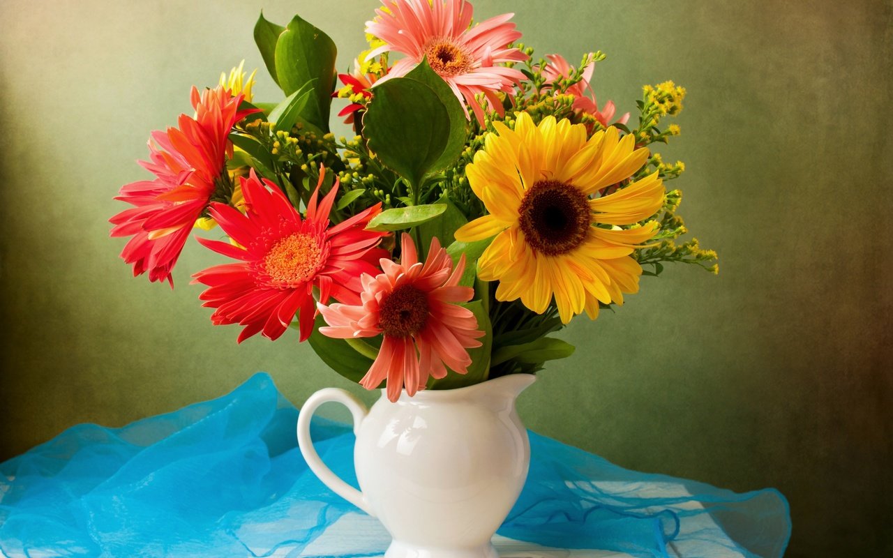 Обои букет, ваза, герберы, gerberas, bouquet, vase, gerbera разрешение 2880x2131 Загрузить