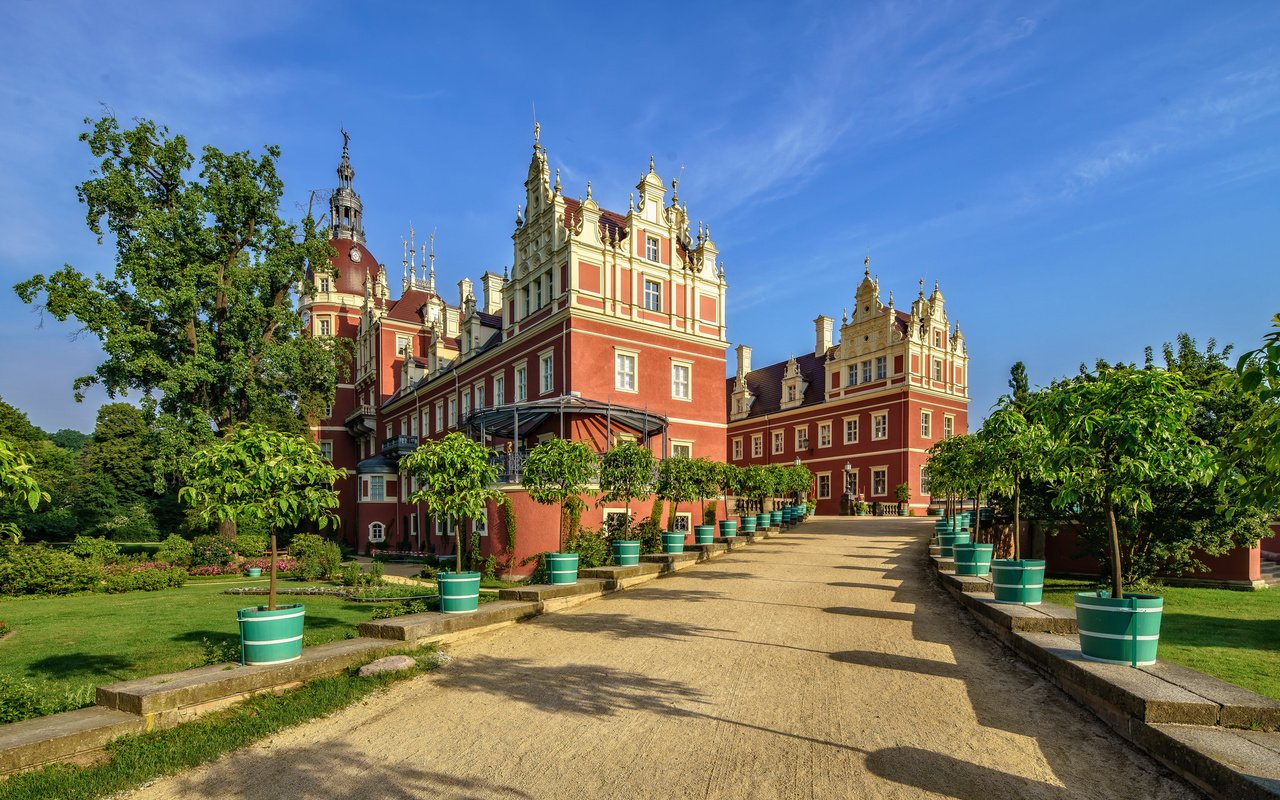 Обои дворец, германия, саксония, бад-мускау, palace, germany, saxony, bad muskau разрешение 2048x1286 Загрузить