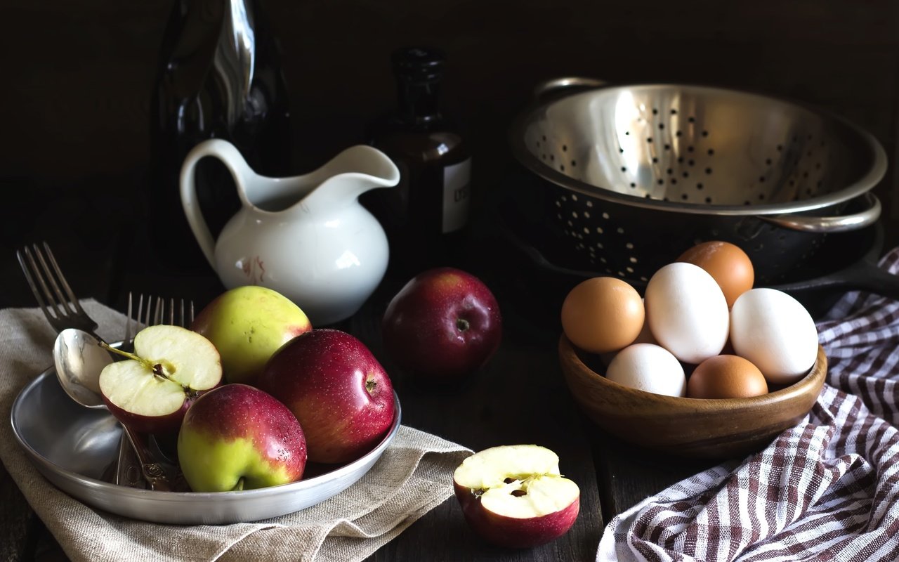 Обои яблоки, яйца, кувшин, натюрморт, apples, eggs, pitcher, still life разрешение 2400x1481 Загрузить