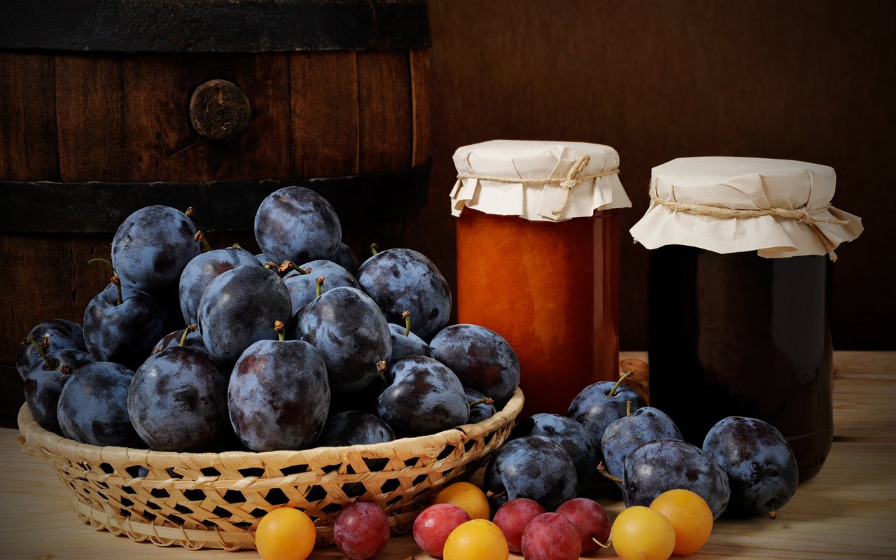 Обои фрукты, натюрморт, сливы, варенье, fruit, still life, plum, jam разрешение 3780x2744 Загрузить