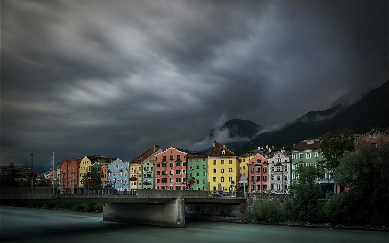 Обои река, тучи, мост, австрия, дома, инсбрук, river, clouds, bridge, austria, home, innsbruck разрешение 1920x1243 Загрузить