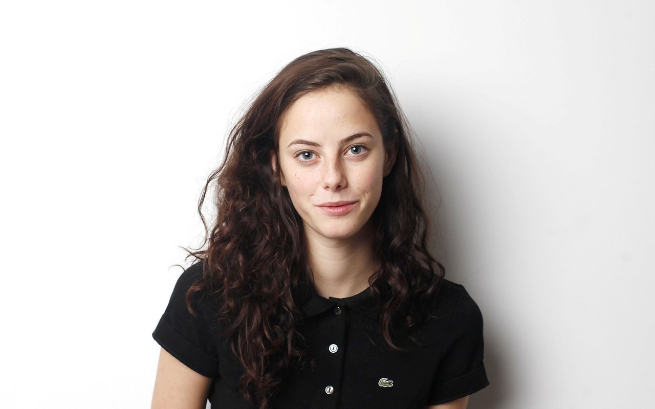 Обои девушка, улыбка, портрет, актриса, локоны, кая скоделарио, girl, smile, portrait, actress, curls, kaya scodelario разрешение 3744x3158 Загрузить