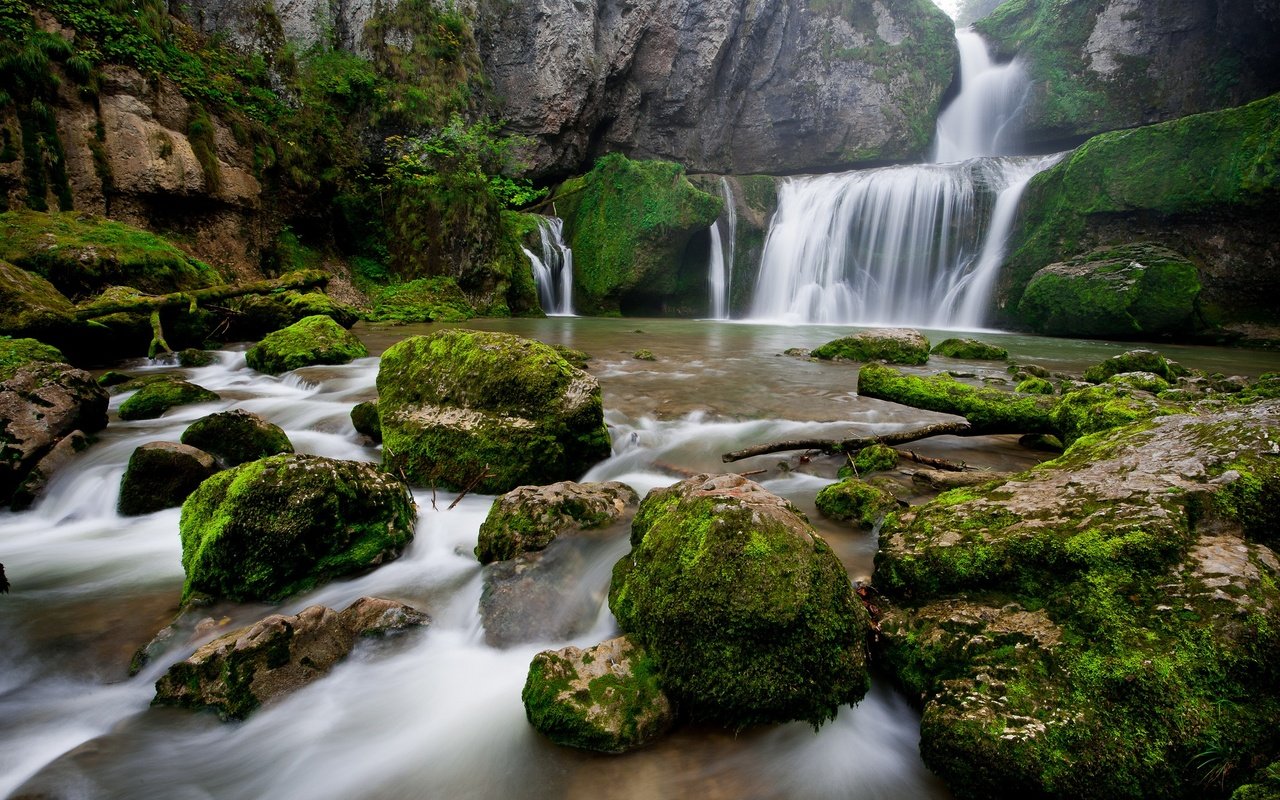 Обои вода, скалы, камни, водопад, мох, ск, water, rocks, stones, waterfall, moss, sk разрешение 2048x1363 Загрузить