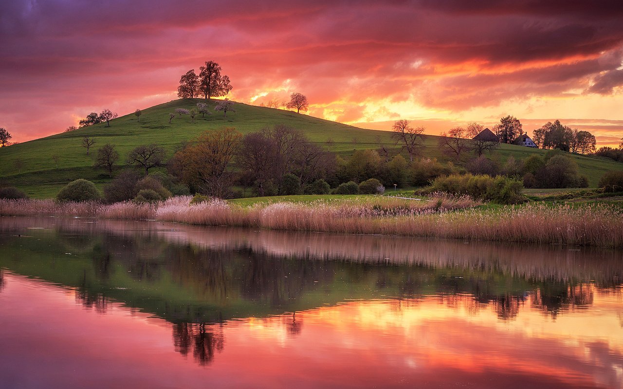 Обои озеро, природа, закат, отражение, весна, холм, lake, nature, sunset, reflection, spring, hill разрешение 2048x1365 Загрузить