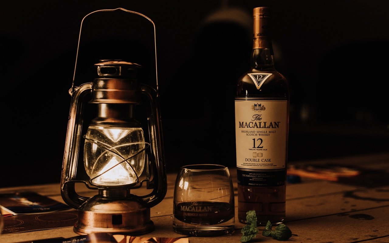 Обои фонарь, стакан, бутылка, алкоголь, виски, lantern, glass, bottle, alcohol, whiskey разрешение 2048x1367 Загрузить
