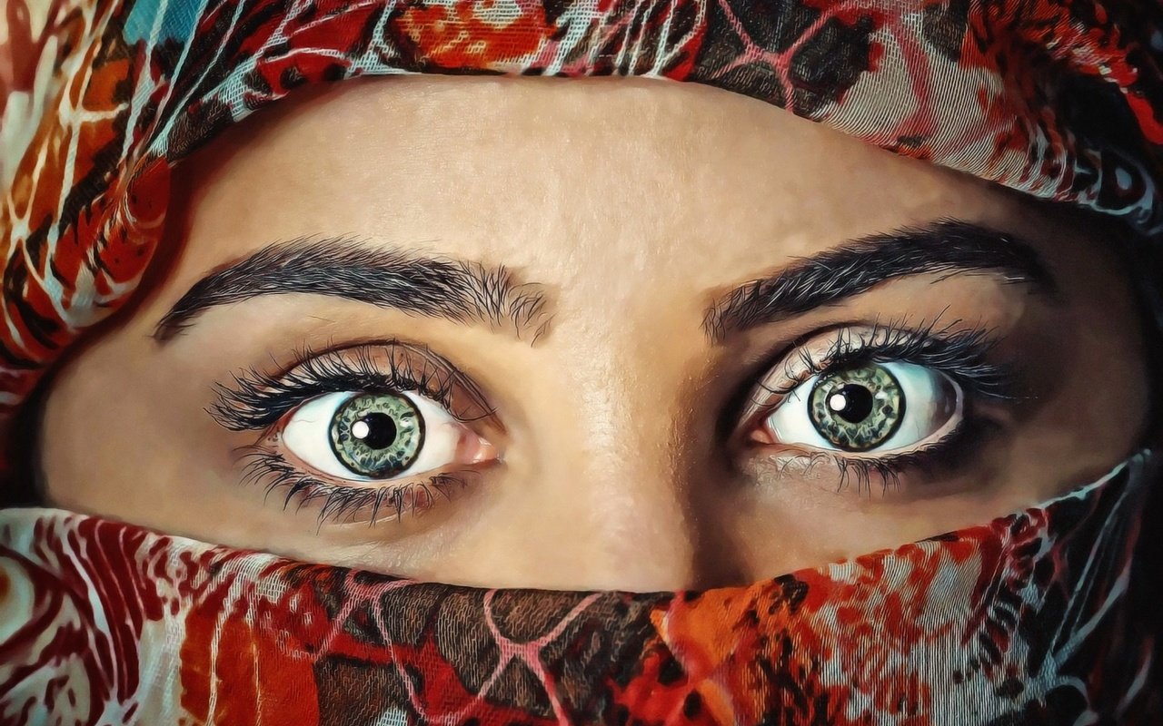 Обои глаза, девушка, портрет, взгляд, лицо, платок, eyes, girl, portrait, look, face, shawl разрешение 1920x1323 Загрузить