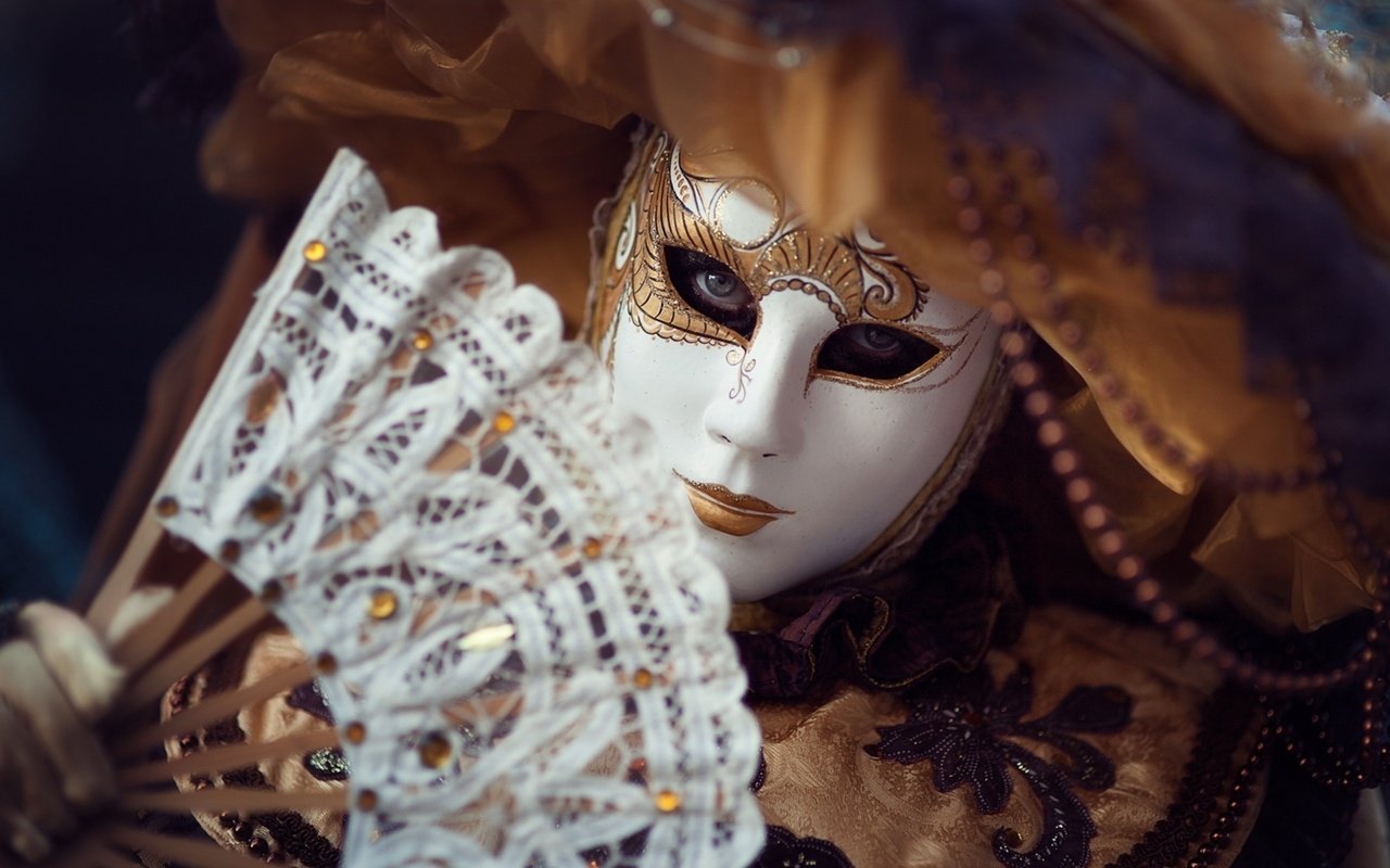 Обои маска, костюм, веер, карнавал, mask, costume, fan, carnival разрешение 1920x1250 Загрузить