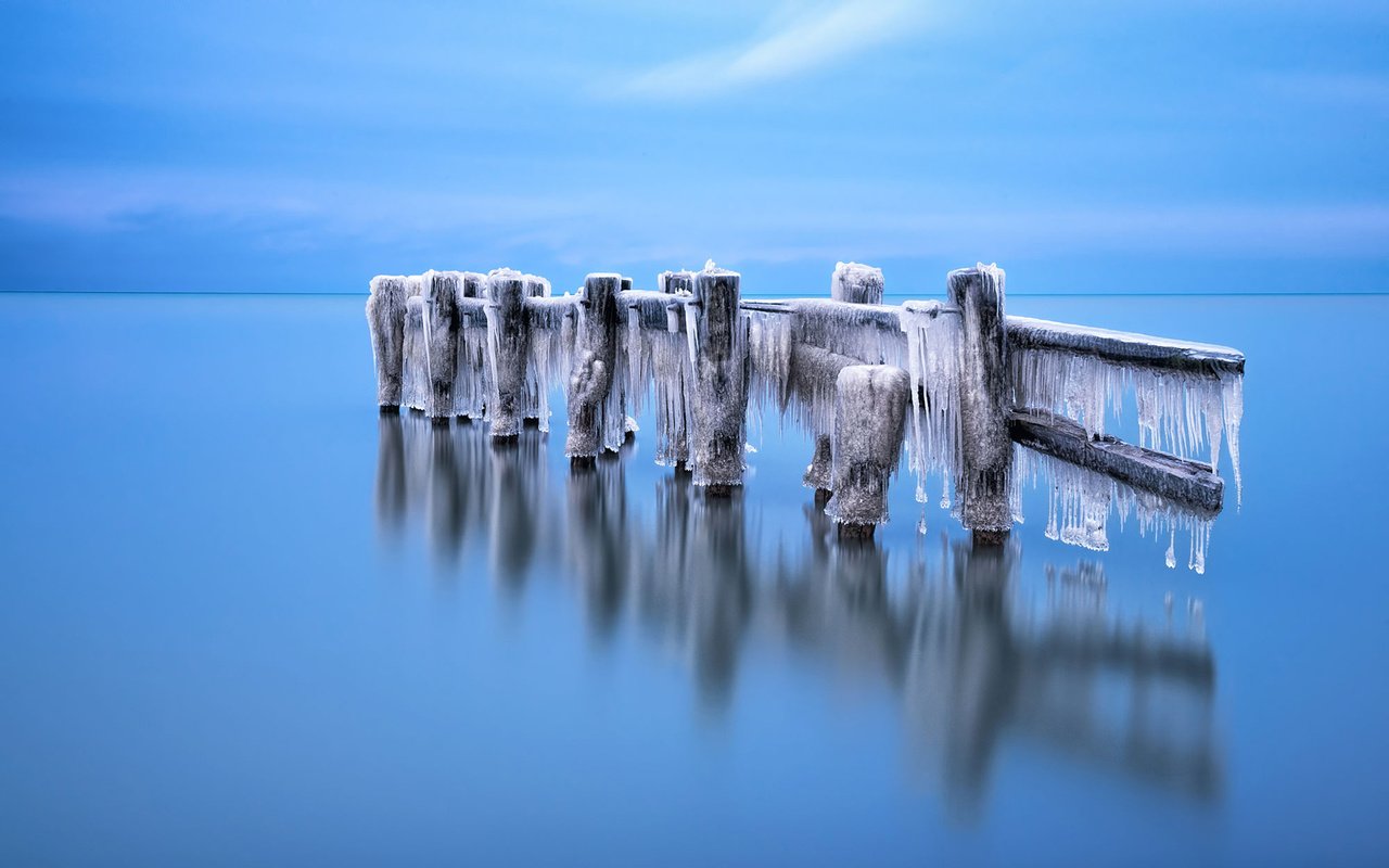 Обои небо, отражение, пейзаж, море, сосульки, brian krouskie, the sky, reflection, landscape, sea, icicles разрешение 1920x1200 Загрузить