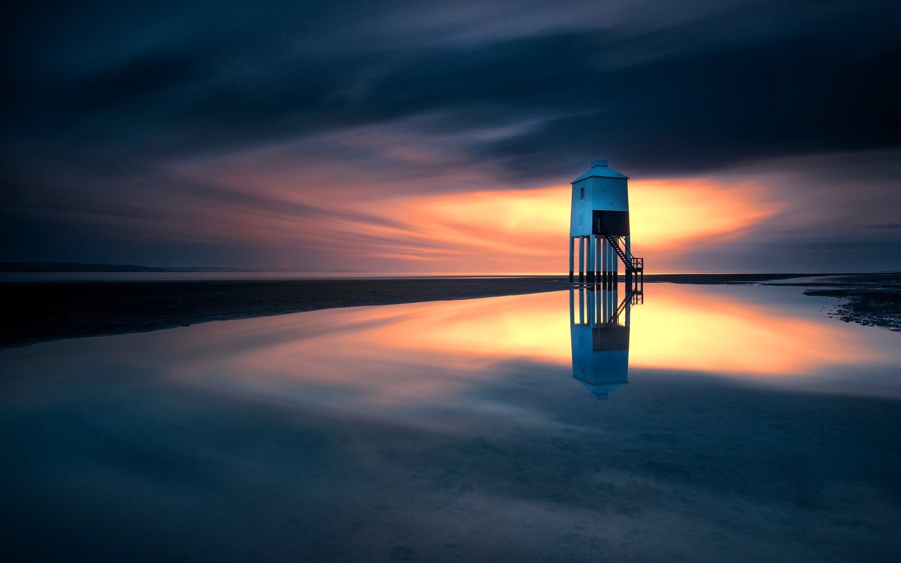 Обои тучи, море, маяк, англия, зарево, бернем-он-си, clouds, sea, lighthouse, england, glow, burnham-on-sea разрешение 2048x1359 Загрузить