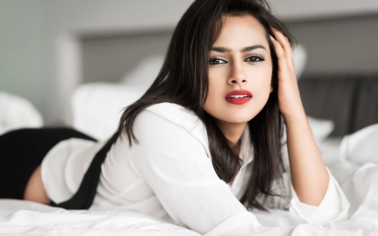 Обои глаза, shraddha srinath, шраддха шринат, девушка, шраддха шринатх, брюнетка, модель, лицо, актриса, макияж, болливуд, eyes, sraddha srinath, girl, brunette, model, face, actress, makeup, bollywood разрешение 2048x1367 Загрузить