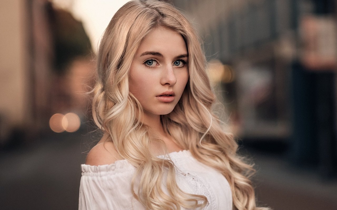 Обои девушка, блондинка, улица, модель, макияж, прическа, мартин кюн, girl, blonde, street, model, makeup, hairstyle, martin kuhn разрешение 2048x1365 Загрузить