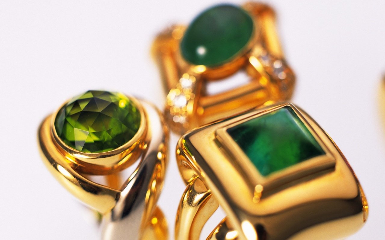 Обои кольца, золото, украшение, изумруд, ювелирные изделия, ring, gold, decoration, emerald, jewelry разрешение 1920x1080 Загрузить