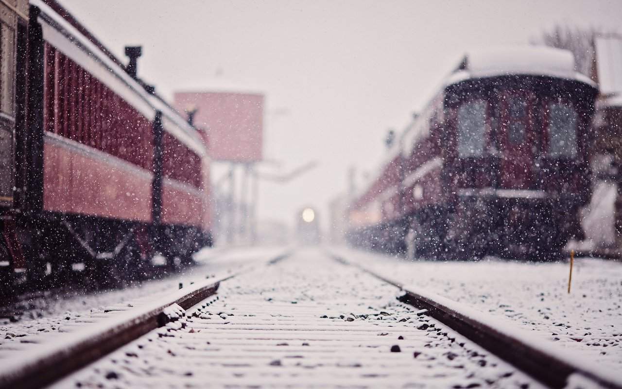 Обои снег, железная дорога, зима, поезда, поезд, snow, railroad, winter, trains, train разрешение 1920x1200 Загрузить